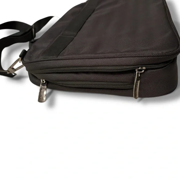 🚨3 for $15 Kenneth Cole Reaction Black Grey 17” Laptop Shoulder Bag  17”x13” - Picture 6 of 8